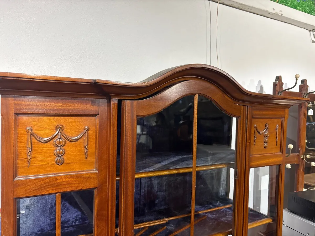 Antique Victorian Eastlake style walnut display - Image 3