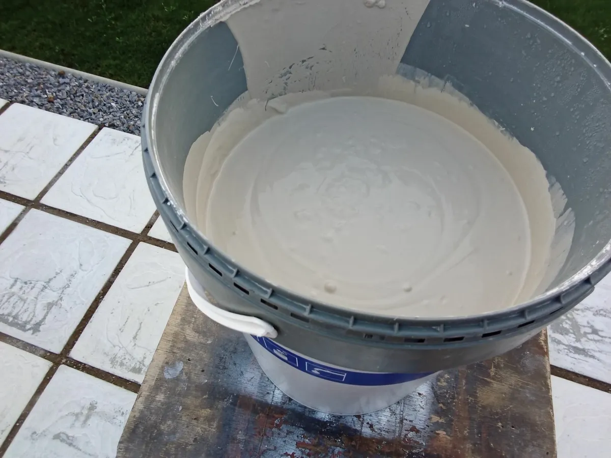 Exterior Wall Paint. - Image 2