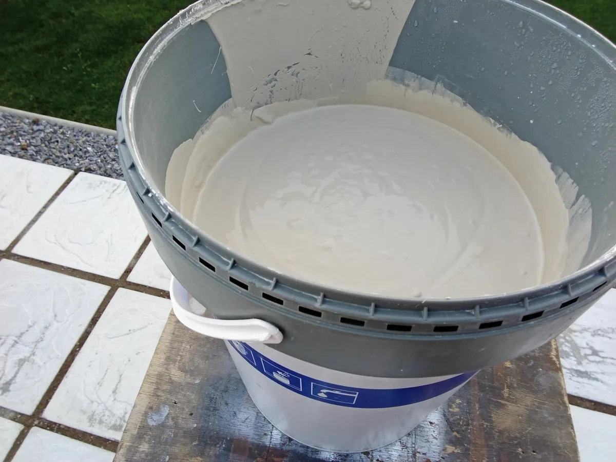 Exterior Wall Paint. - Image 1
