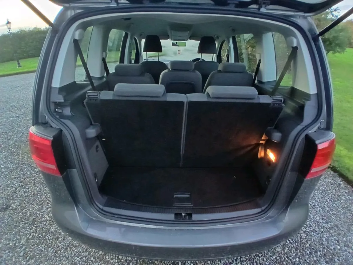 Volkswagen touran - Image 4