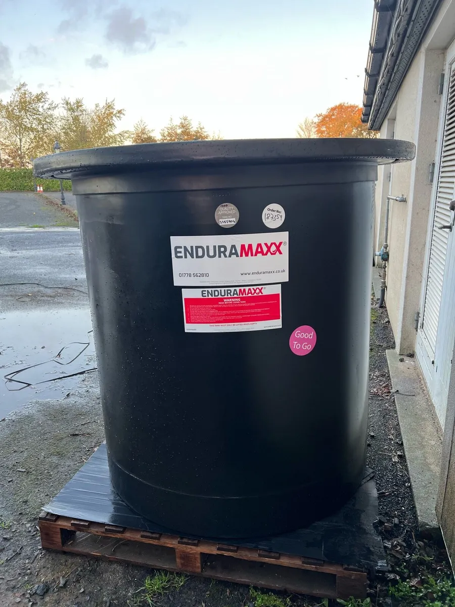 Water tank/chemical holding tank 1200L - Image 1