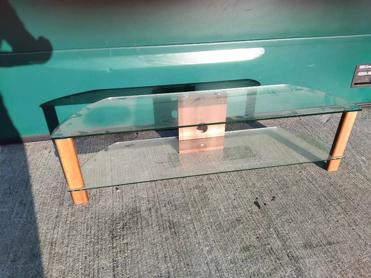 60 inch TV stand - Image 1