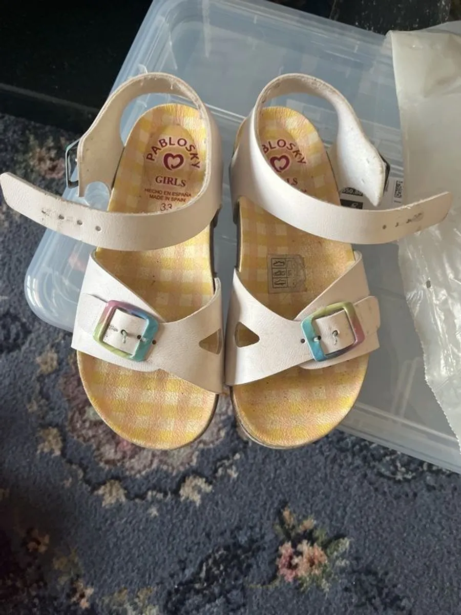 Sandels, runners and water shoes - Image 4