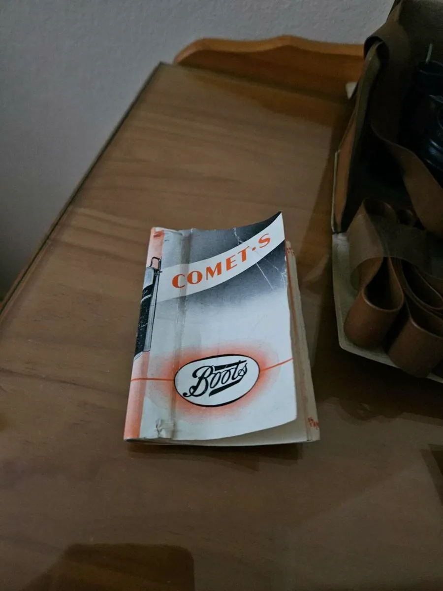 Vintage Comet S Camera with Flash - Image 3