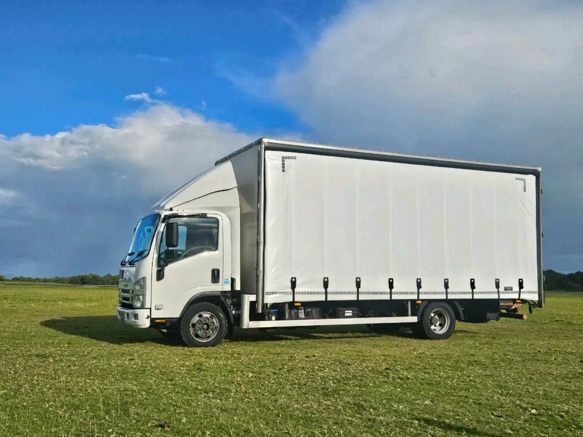 2017 isuzu n75  automatic - Image 1