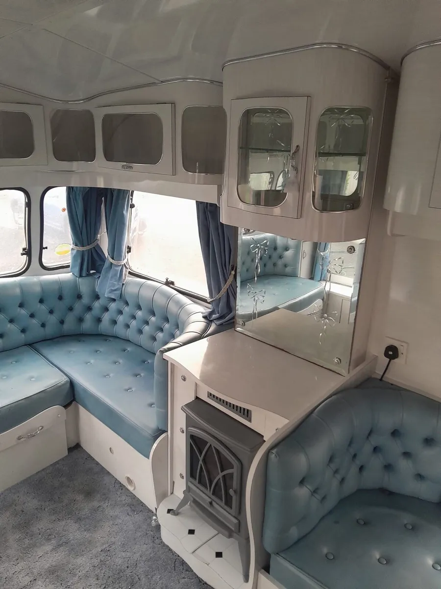 Caravan - Image 1