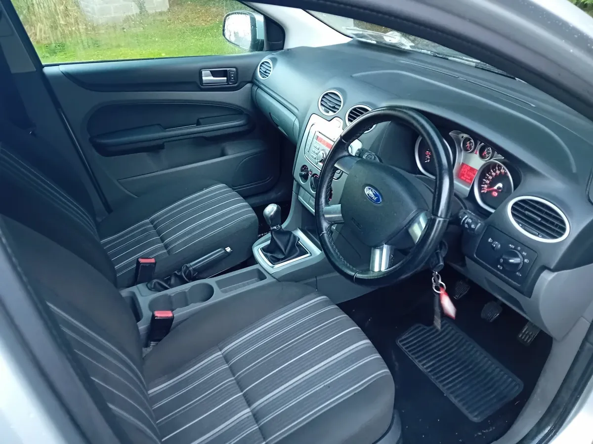 Ford Focus 2009 - Image 4