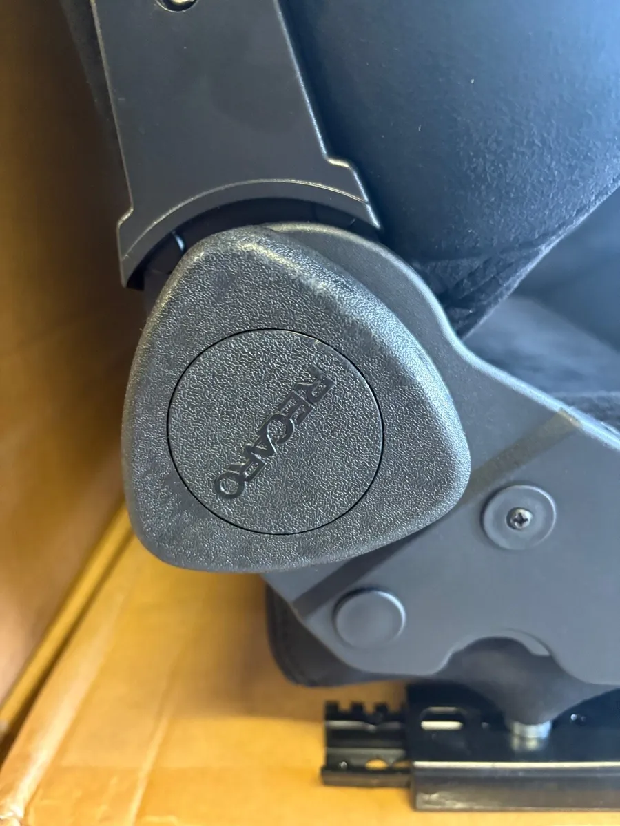 Brand new Recaro Seats x2 - Image 4
