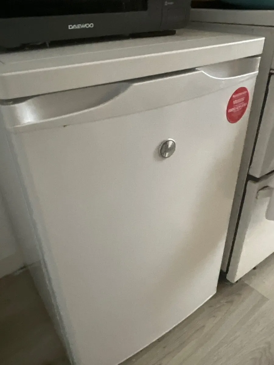 Under counter fridge/freezer - Image 4