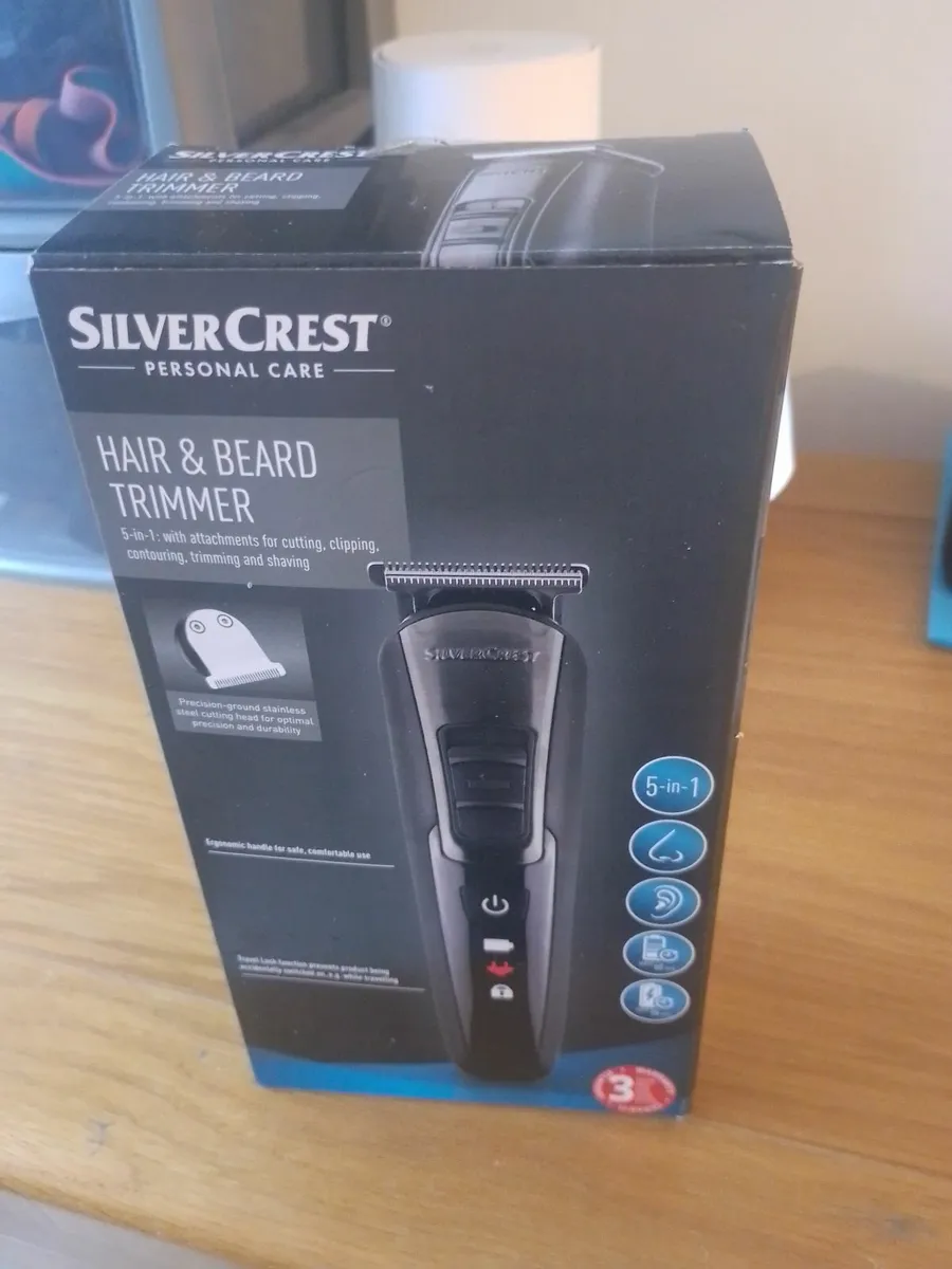 Hair and beard trimmer