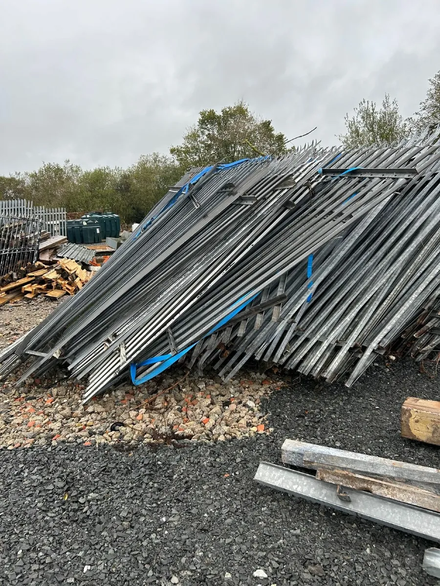 Palisade Fencing - Image 2