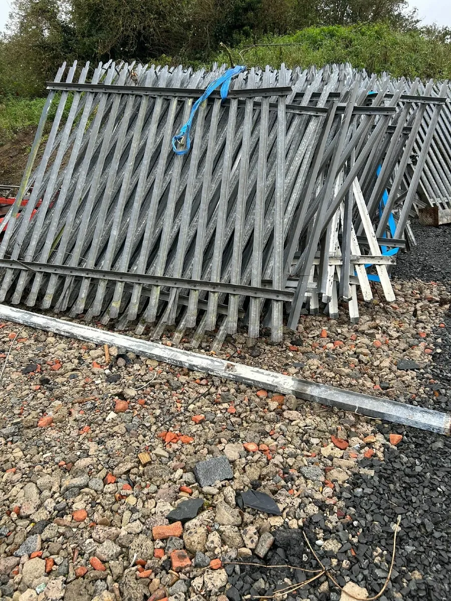 Palisade Fencing - Image 4