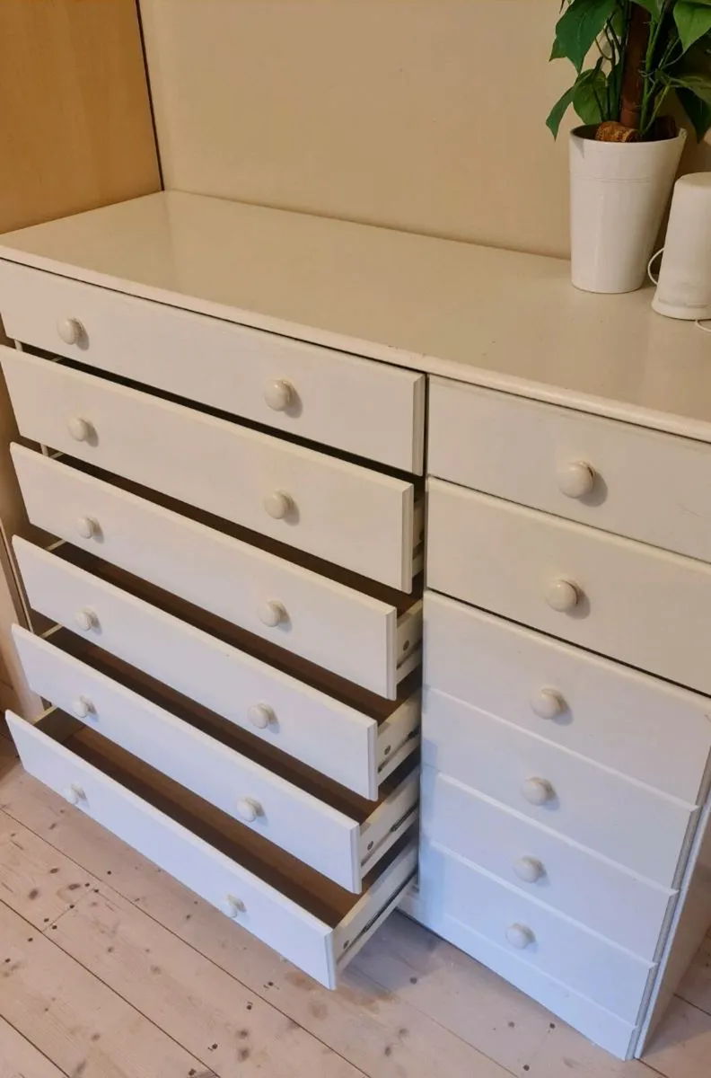 Chest of drawers - Image 2