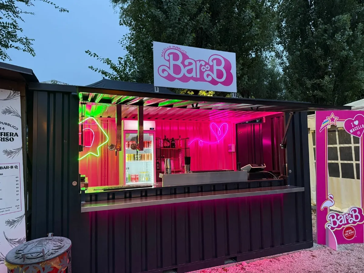 Modern Outdoor Bar – Built to Last - Image 1
