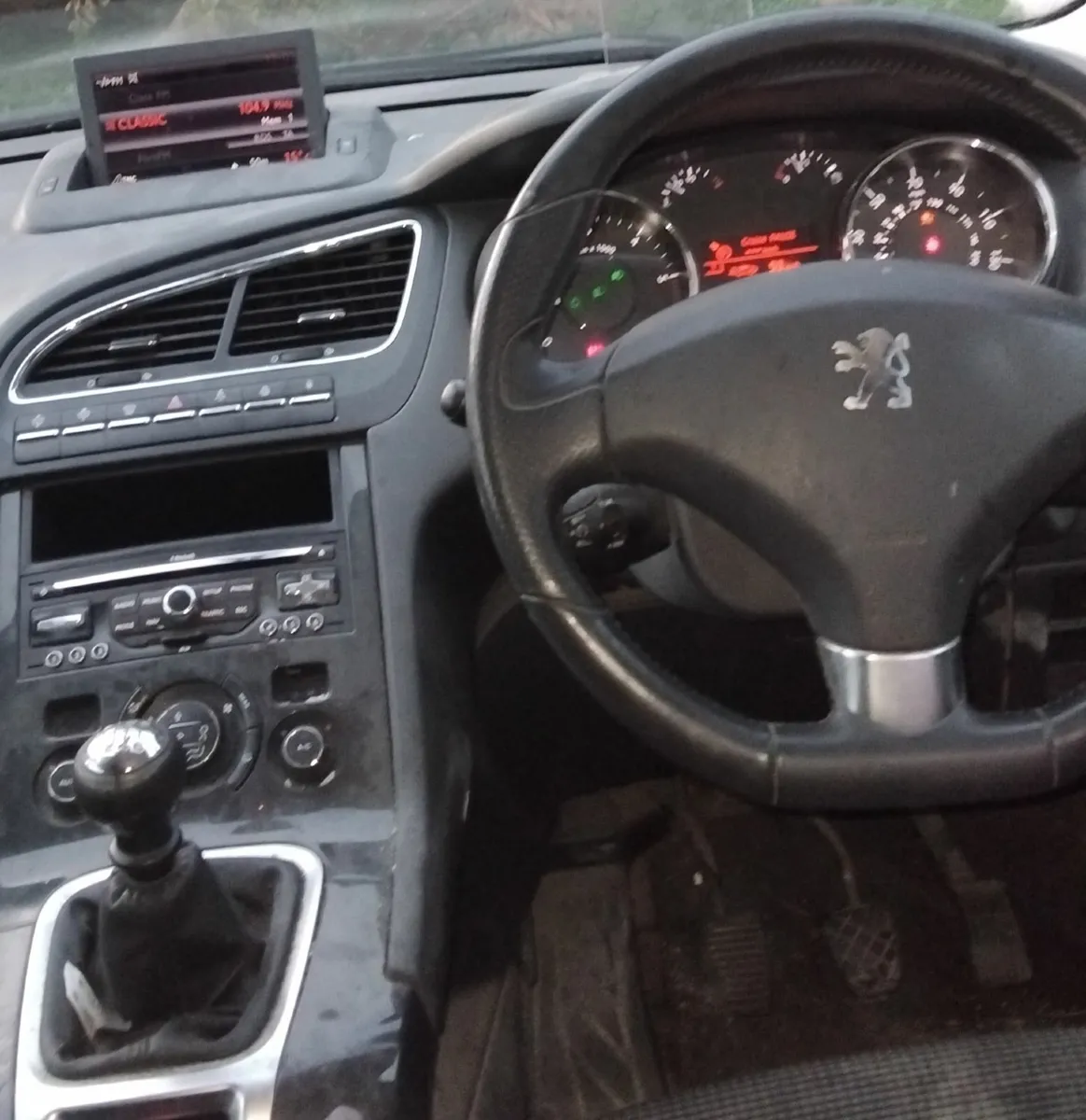 Peugeot 5008 2010 - Image 2