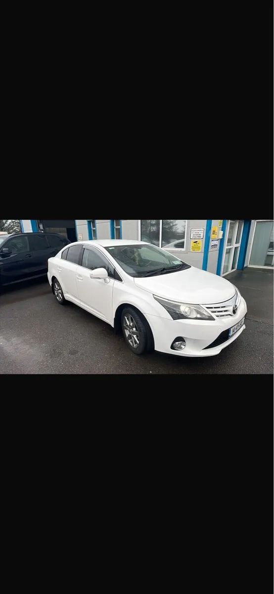 2014 Toyota avensis - Image 2