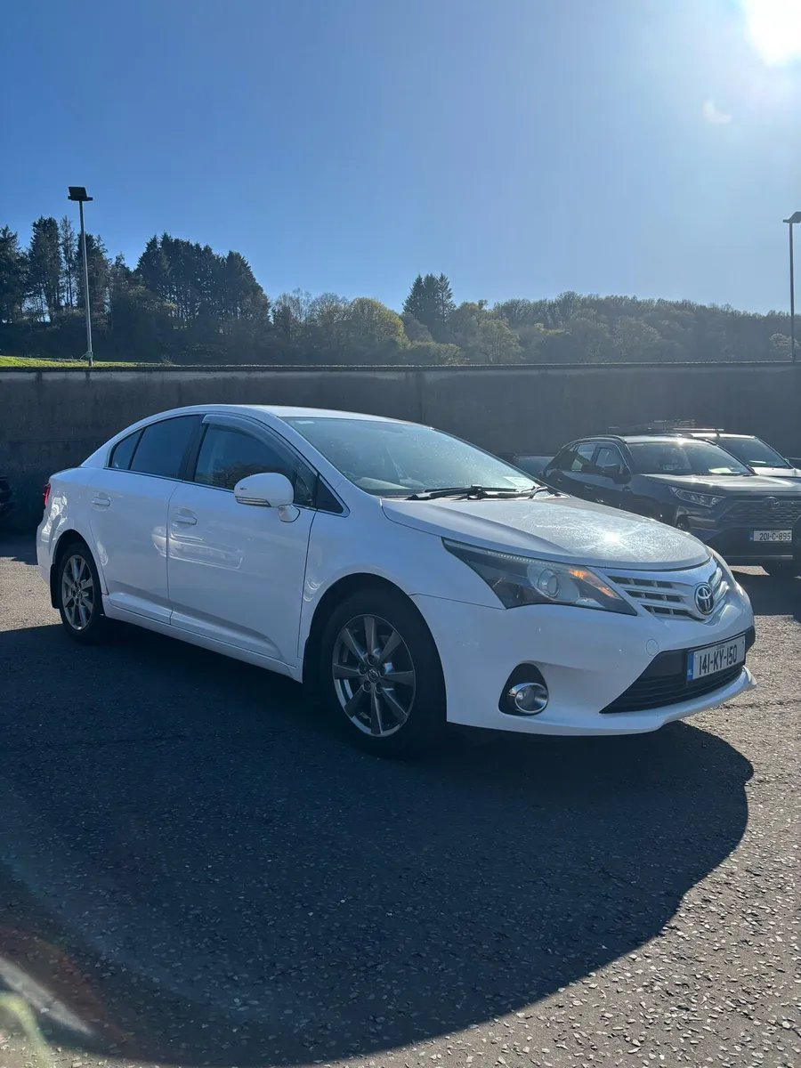2014 Toyota avensis - Image 1