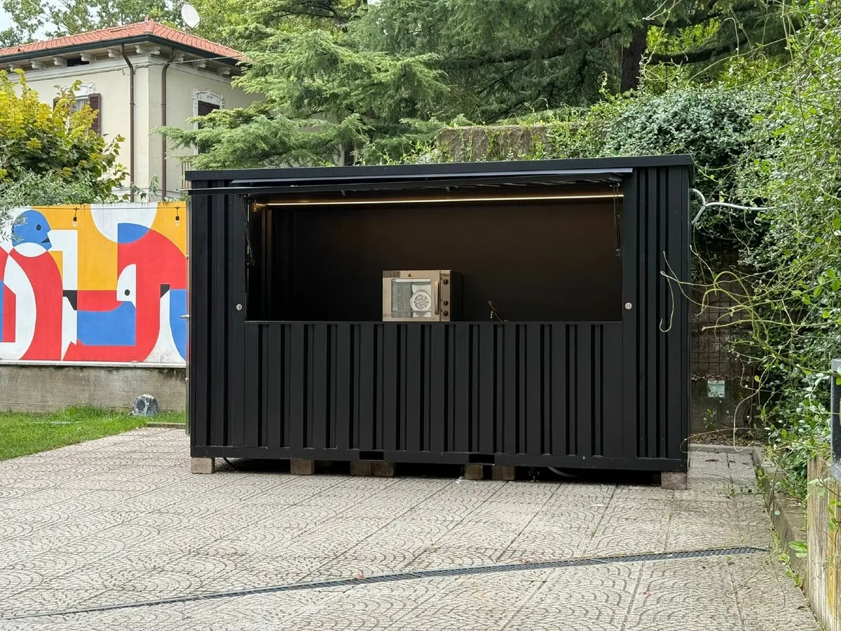 Portable Bar Container – Move and Serve Anywhere - Image 3