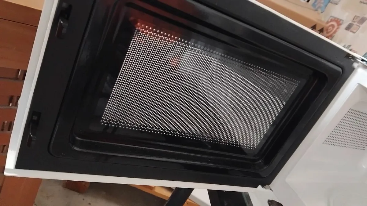 Microwave - Image 4