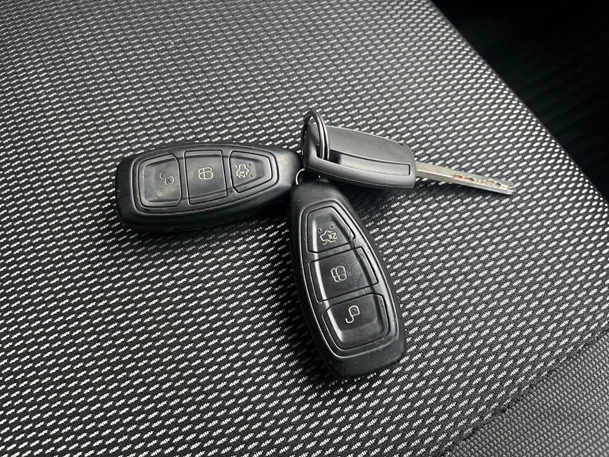 Ford Kuga Zetec 2.0 TDCI - Image 4