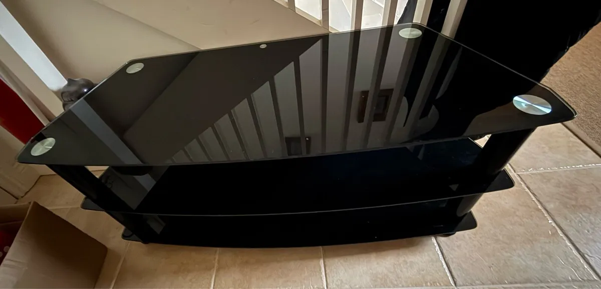 Glass TV stand - Image 2