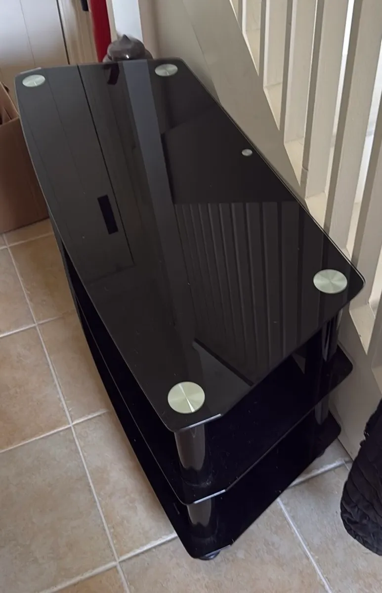 Glass TV stand - Image 3