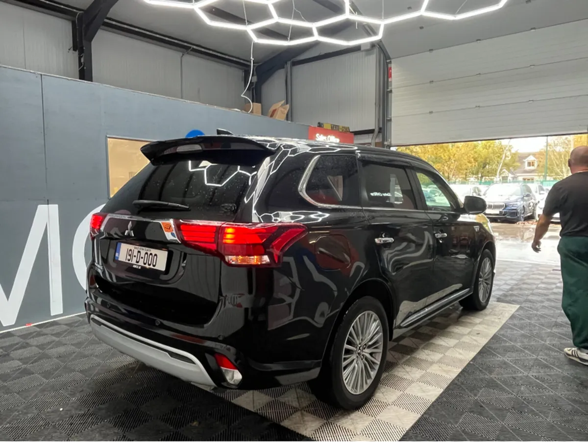 Mitsubishi Outlander €21950 2019 OUTLANDER PHEV 2. - Image 2