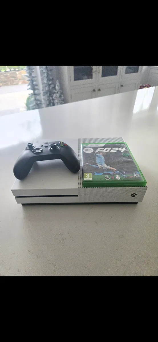 Xbox one and logitech steering wheel and stand - Image 1