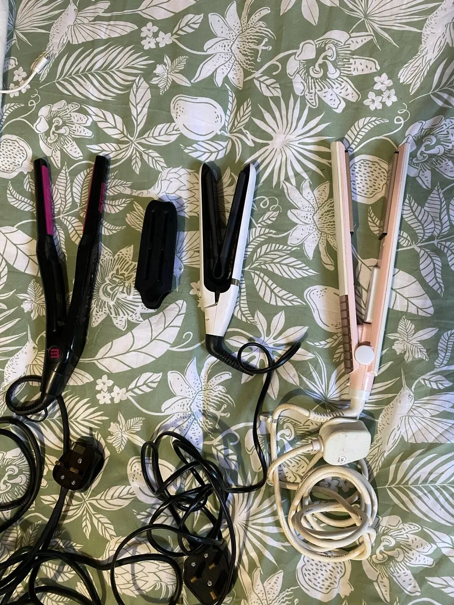 Hair straighteners - Image 1