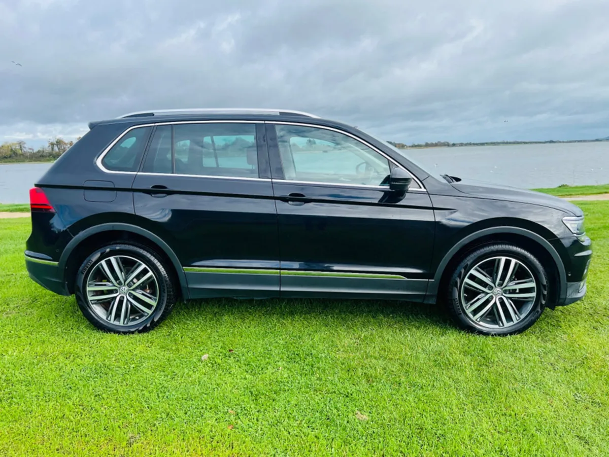 Volkswagen Tiguan AUTO DIESEL//FINANCE AVAILABLE// - Image 4