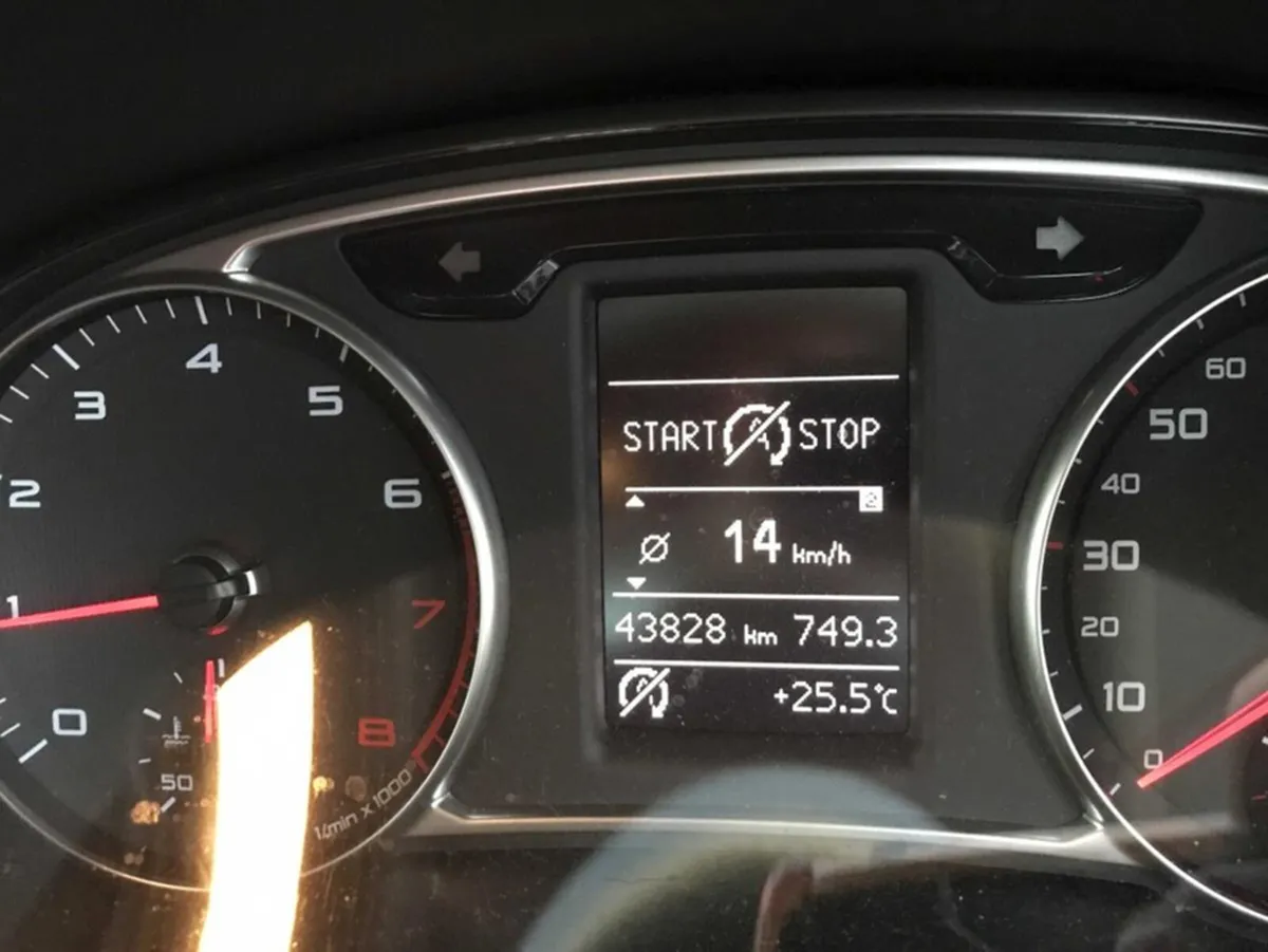 Audi A1 Audi A1 5 door 1 litre engine , in immacul - Image 4