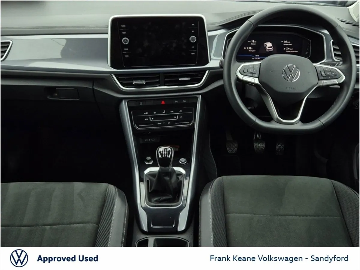 Volkswagen T-Roc  style  1.0 TSI M6F 116HP Manual - Image 2