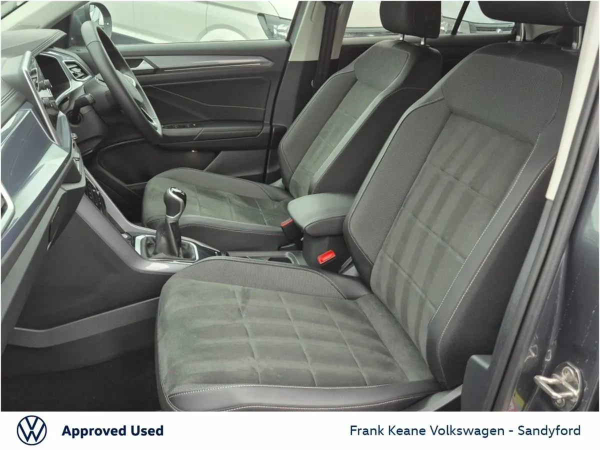 Volkswagen T-Roc  style  1.0 TSI M6F 116HP Manual - Image 4