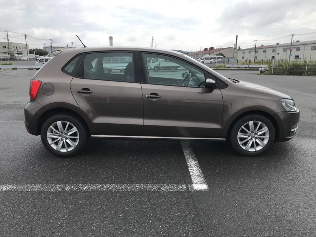 Volkswagen Polo 2015 Polo Metallic Brown in colour - Image 3