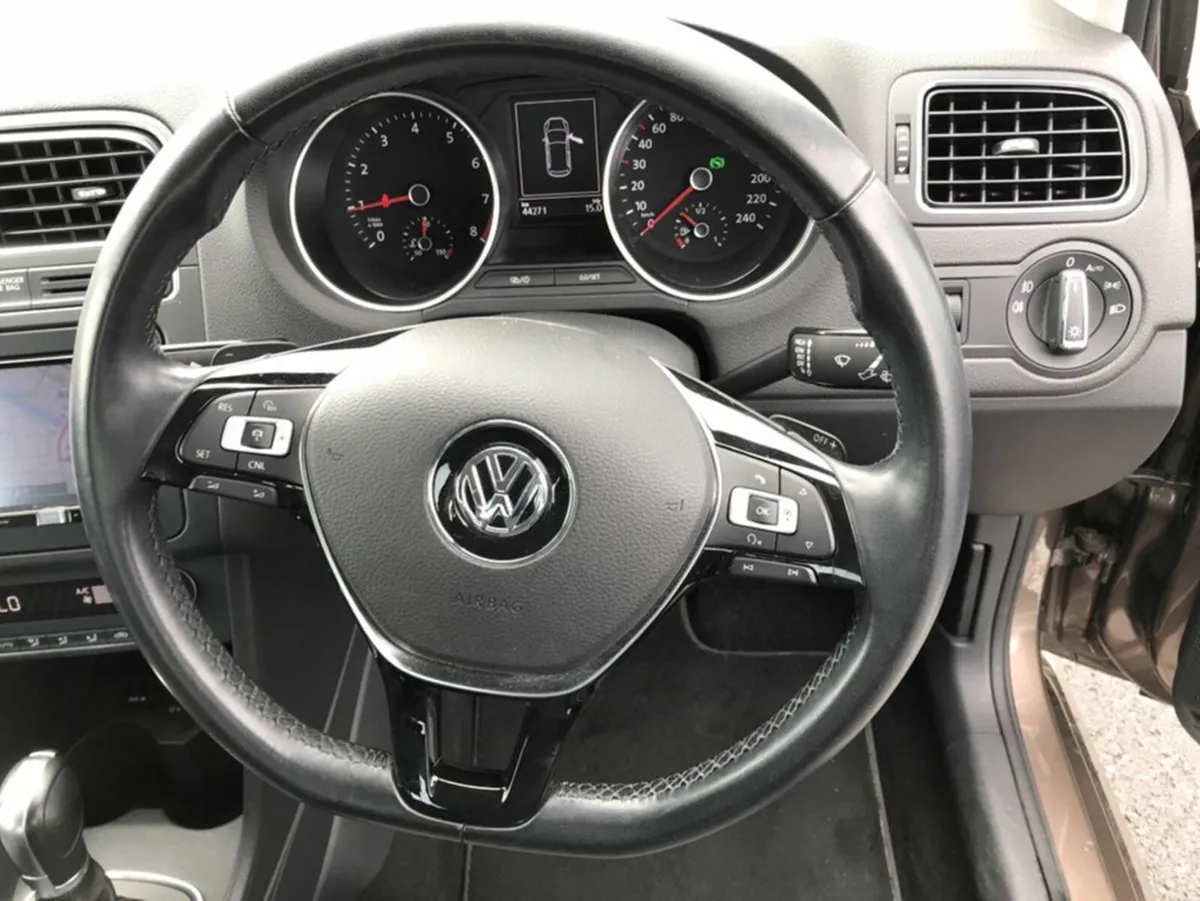 Volkswagen Polo 2015 Polo Metallic Brown in colour - Image 4