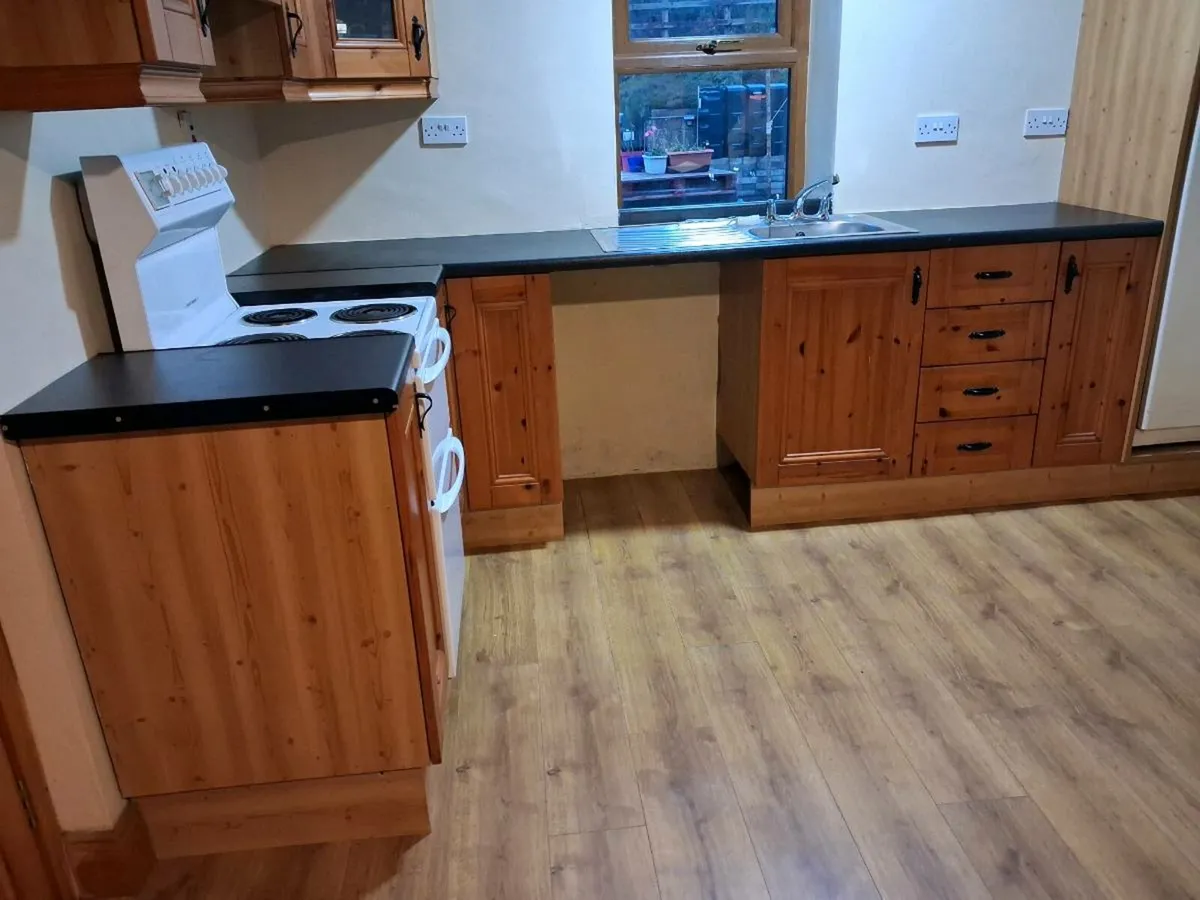 Fitted kitchen - Image 2