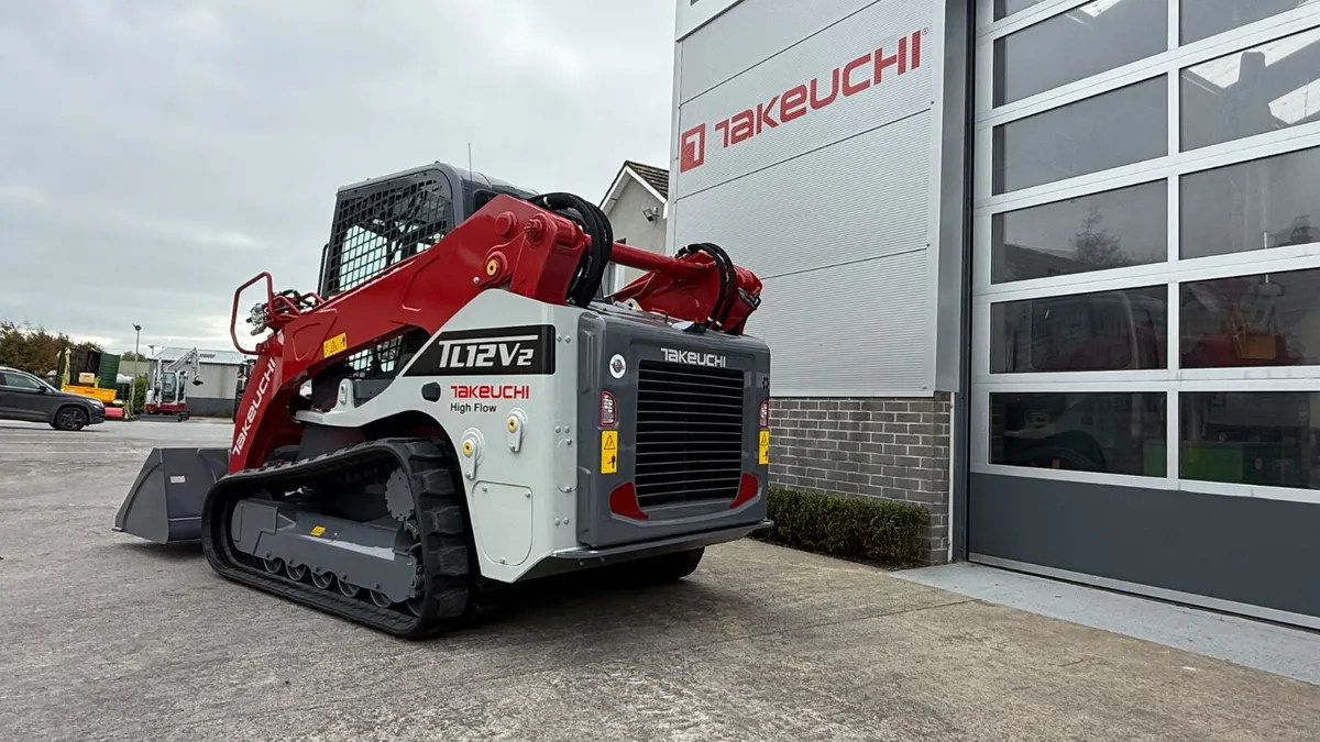 Takeuchi Track Loader Skidsteer - Image 3