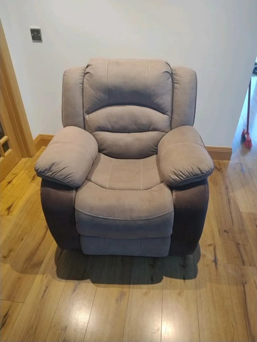 There seater Couch, two seater and chair. - Image 3