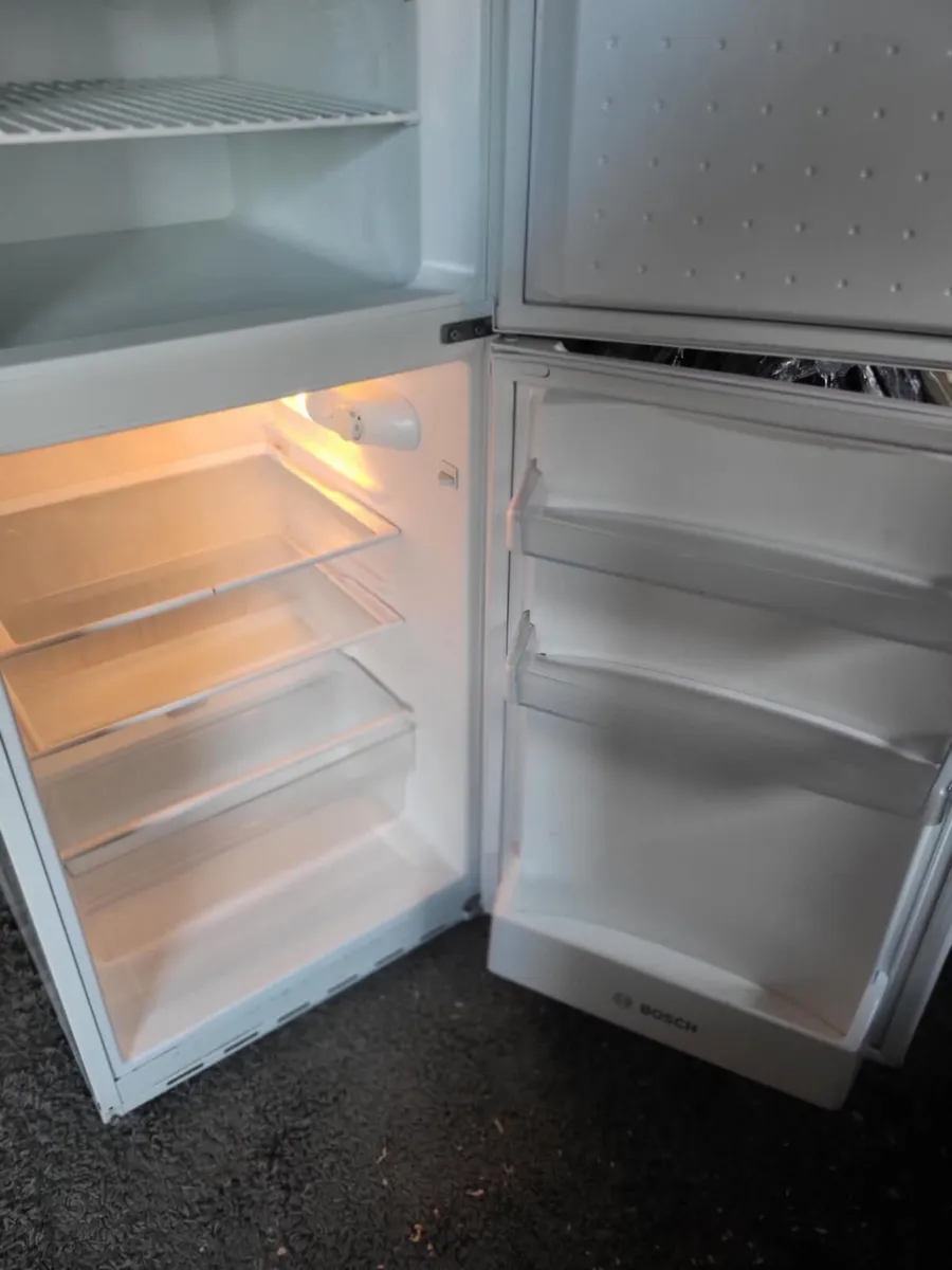 Small fridge freezer - Image 3