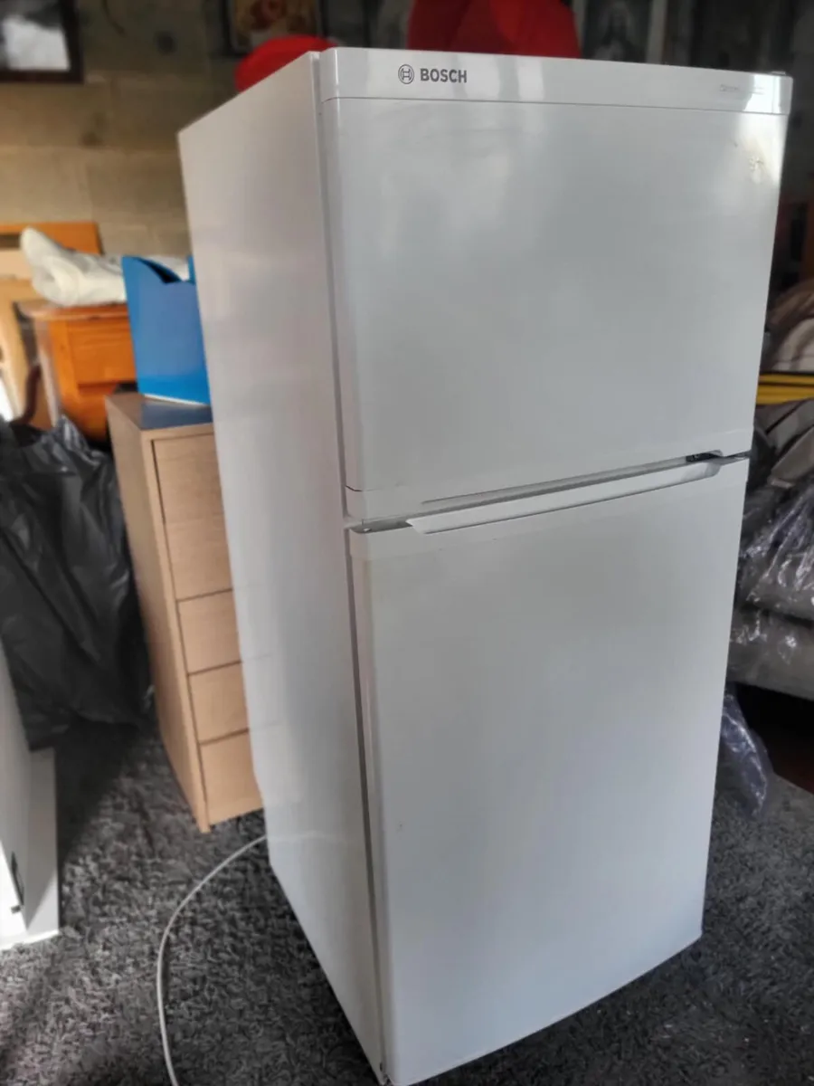 Small fridge freezer - Image 4