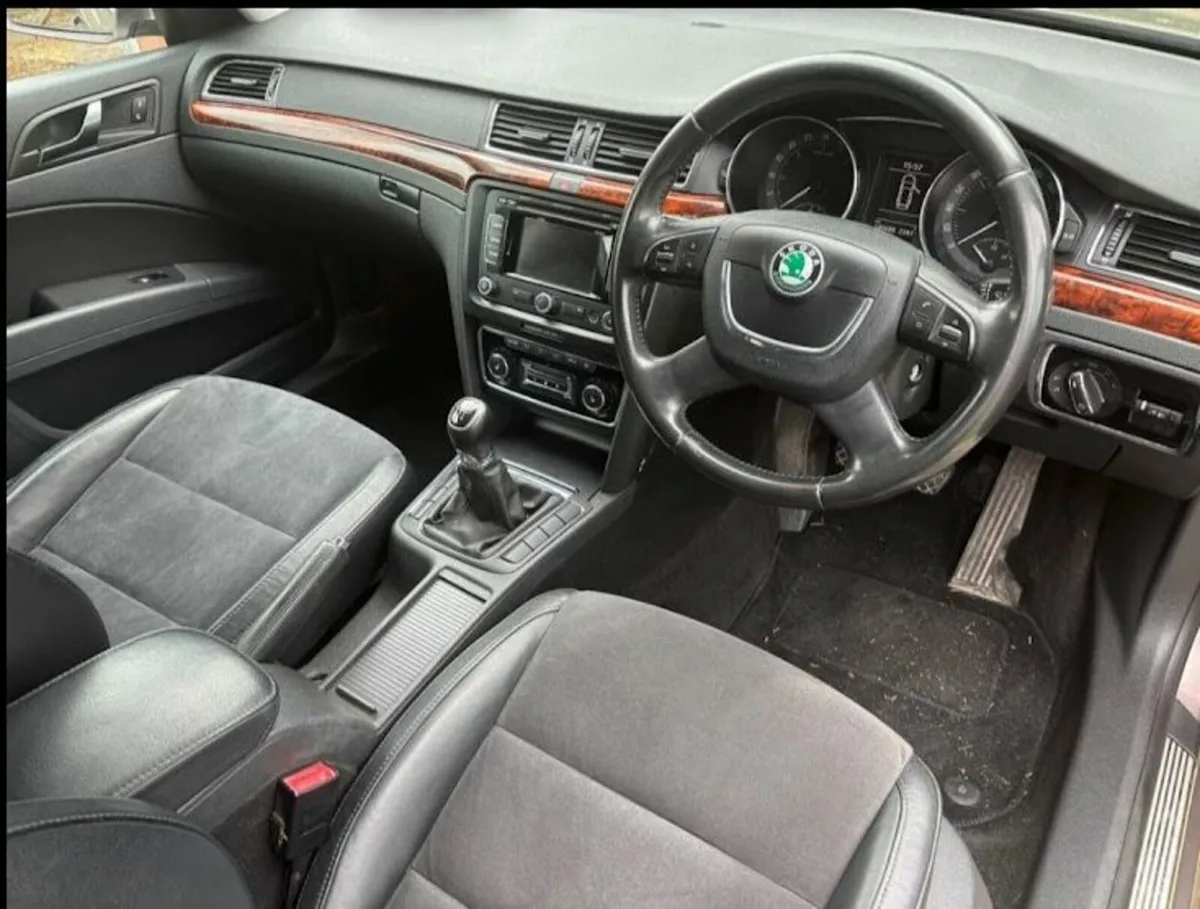 2013 Skoda Superb Estate 1.6L Diesel - Image 4