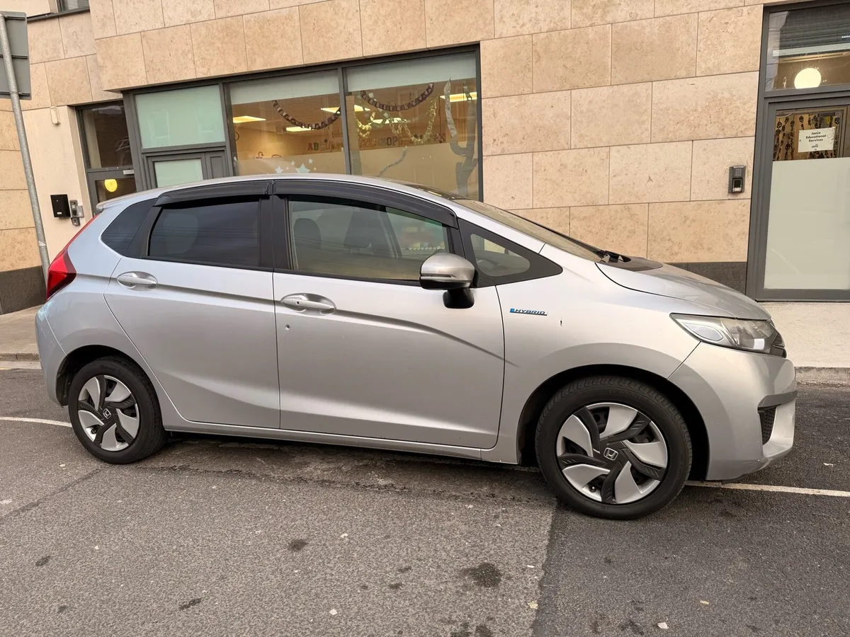 Honda fit 2015 - Image 2