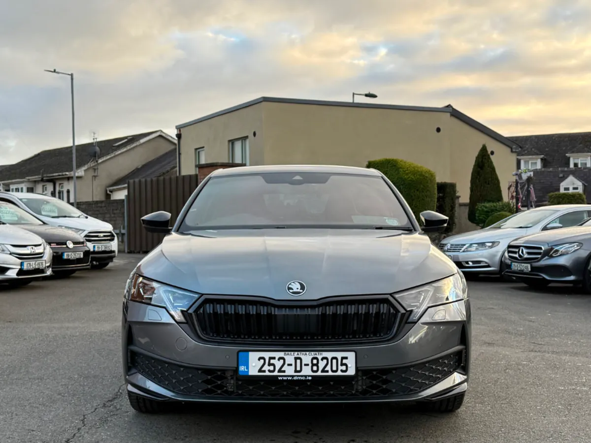Skoda Octavia SPORTLINE 2.0TDI 150HP DSG *AS NEW* - Image 2