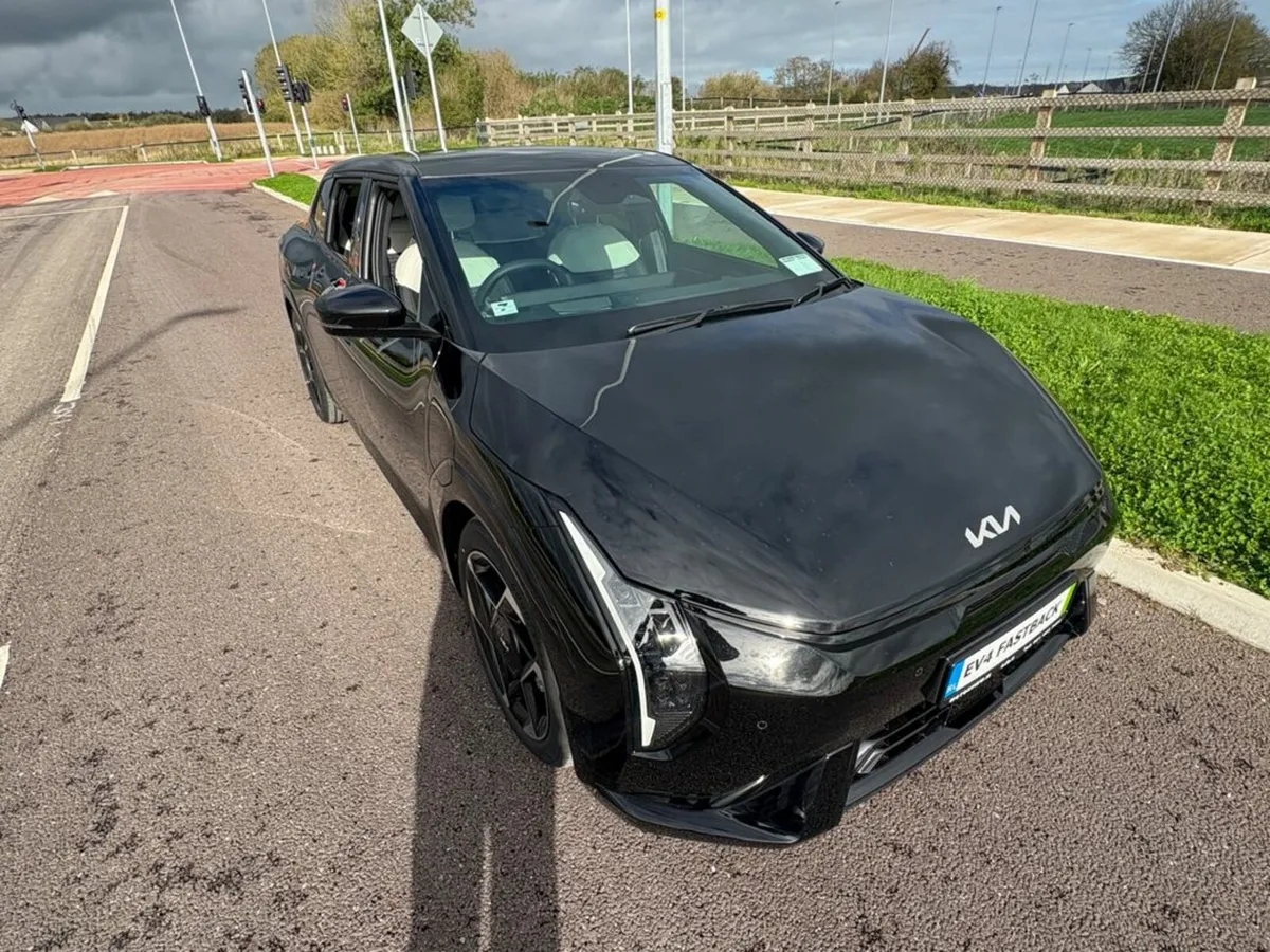 Kia EV4 EV4 FASTBACK GT-LINE, **7 YEAR WARRANTY** - Image 3