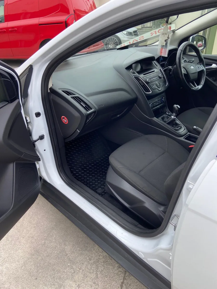 Ford focus - Image 2
