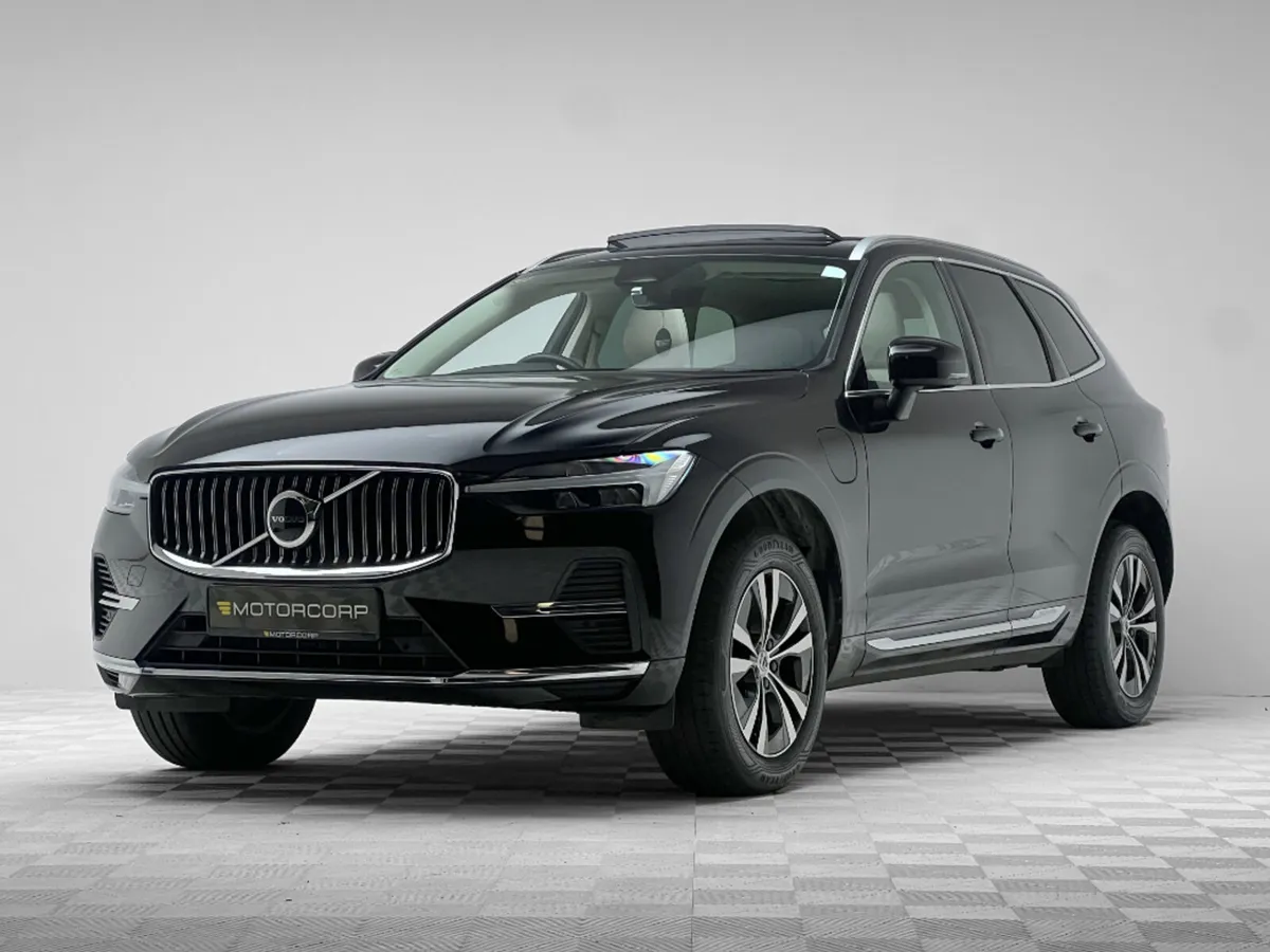 Volvo XC60 PLUS T6 RECHARGE 2.0 AWD *PAN ROOF* - Image 3
