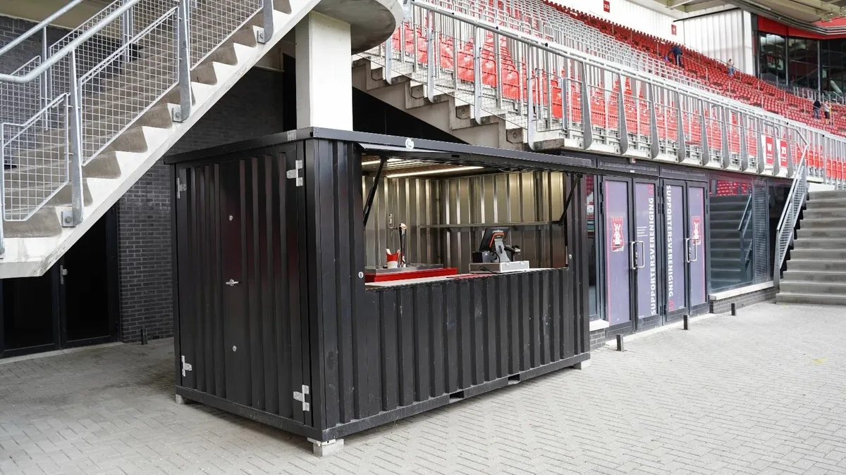Outdoor Party Bar – Stylish and Functional - Image 3