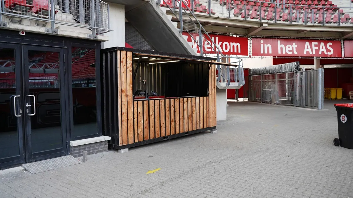 Outdoor Party Bar – Stylish and Functional - Image 4