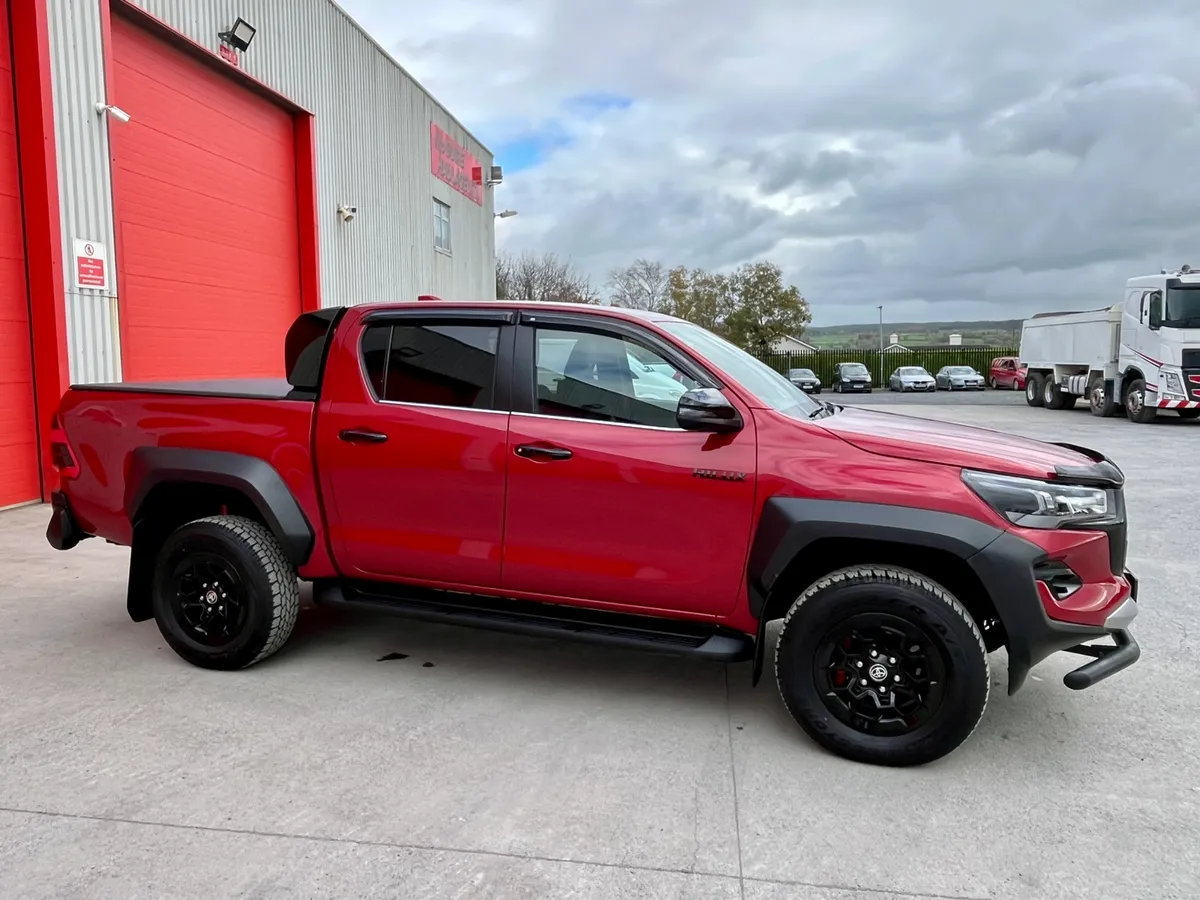 2025 Toyota Hilux GR Sport - Image 3