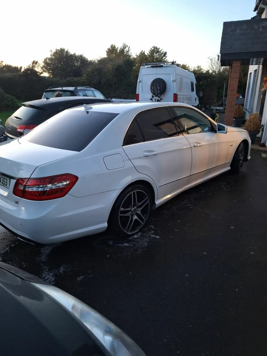 2012 Mercedes-Benz E220 D SPORT AUTO - Image 3